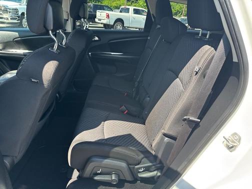 White 2015 Dodge Journey SXT