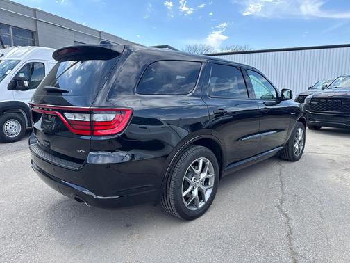 DB Black Clearcoat 2026 Dodge Durango GT HEMI V8 AWD