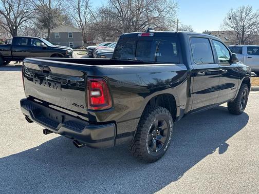 Diamond Black Crystal Pearlcoat 2026 RAM 1500 Warlock Crew Cab 4x4 5'7' Box