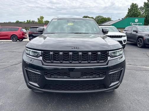Diamond Black Crystal Pearlcoat 2026 Jeep Grand Cherokee Limited