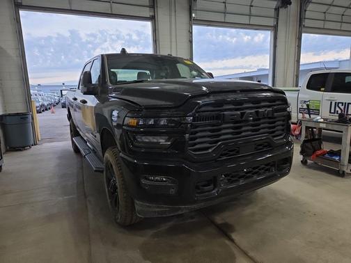 2025 RAM 2500 Big Horn Crew Cab 4x4 6'4' Box