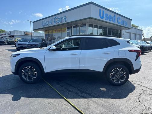 2025 Chevrolet Trax LT