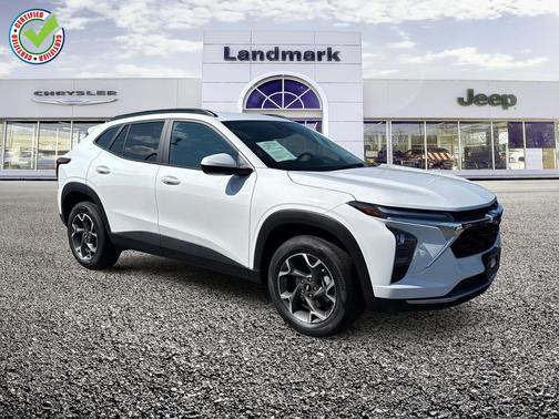 Summit White 2025 Chevrolet Trax LT