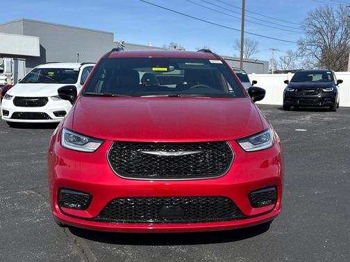 2026 Chrysler Pacifica L