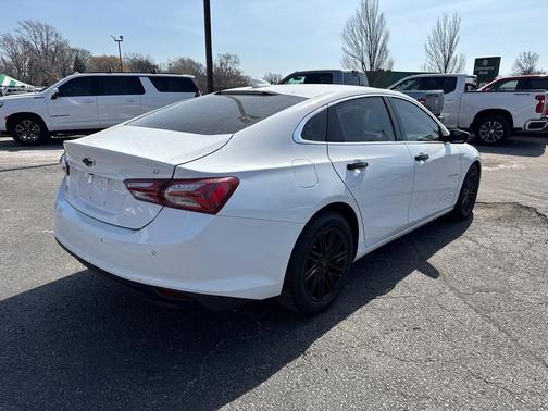 2022 Chevrolet Malibu FWD LT