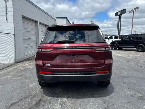 Velvet Red Pearlcoat 2024 Jeep Grand Cherokee Altitude