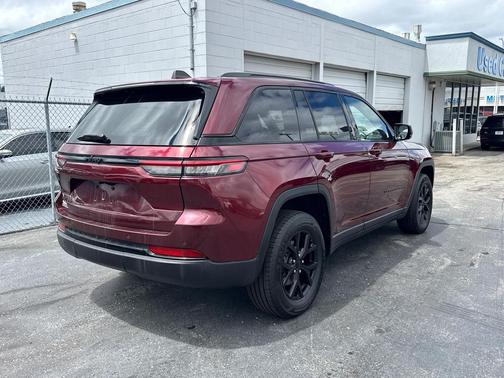 Velvet Red Pearlcoat 2024 Jeep Grand Cherokee Altitude