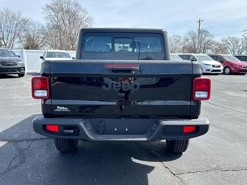 2026 Jeep Gladiator Sport