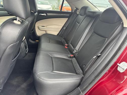 2020 Chrysler 300 Touring