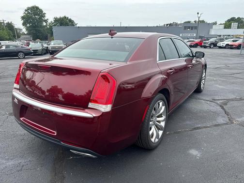 2020 Chrysler 300 Touring