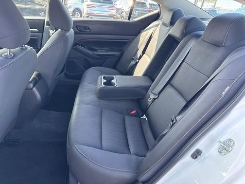 Pearl White Tricoat 2023 Nissan Altima 2.5 SV
