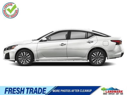 Pearl White Tricoat 2023 Nissan Altima 2.5 SV