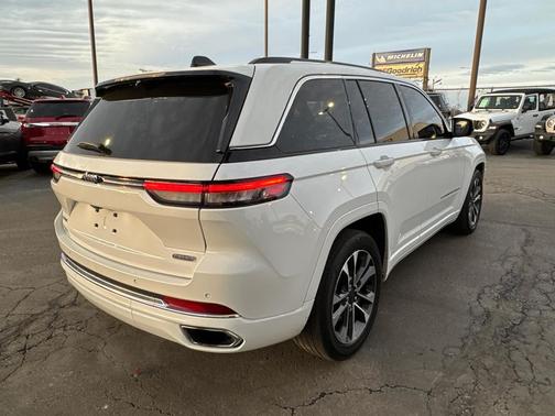 2022 Jeep Grand Cherokee 4xe Overland