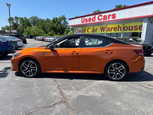 Monarch Orange Metallic/Super Black 2025 Nissan Sentra SR