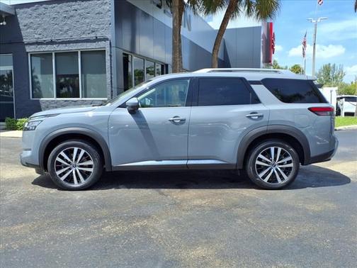 2023 Nissan Pathfinder Platinum