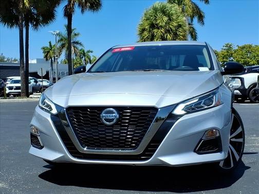 Brilliant Silver Metallic 2021 Nissan Altima 2.5 SR