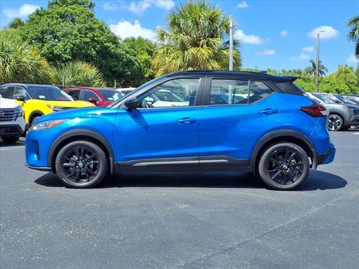 2023 Nissan Kicks SR