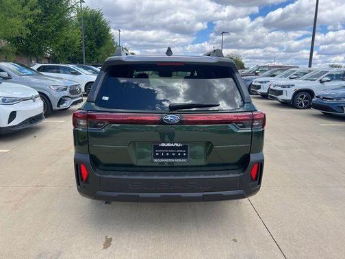 Deep Emerald Green Pearl 2026 Subaru Outback Limited