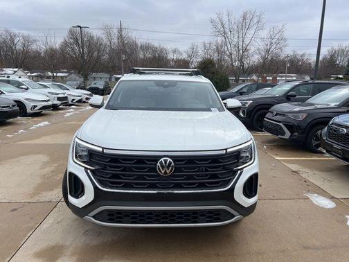 2026 Volkswagen Atlas Cross Sport 2.0T SE w/Technology 4MOTION
