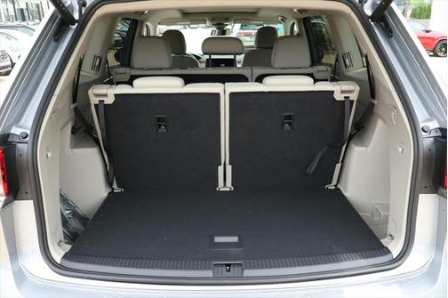 2025 Volkswagen Atlas 2.0T SE w/Technology 4MOTION