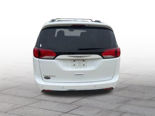 2018 Chrysler Pacifica Touring-L