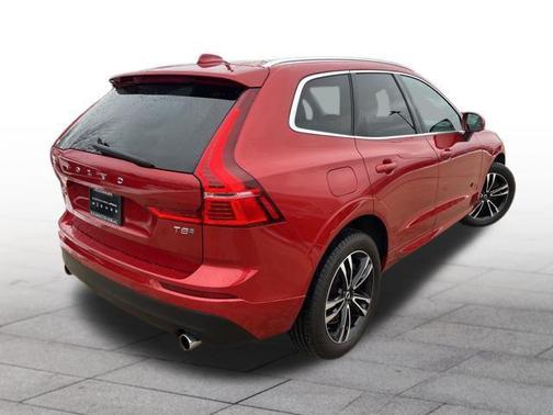 2020 Volvo XC60 Recharge Plug-In Hybrid T8 Momentum