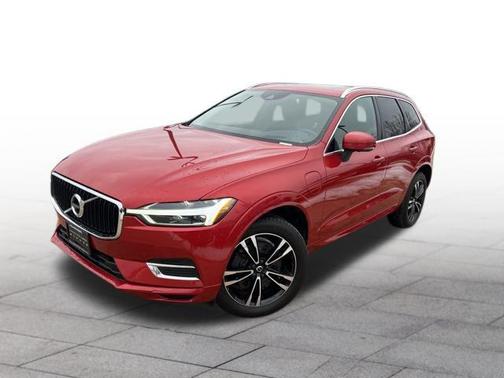 2020 Volvo XC60 Recharge Plug-In Hybrid T8 Momentum