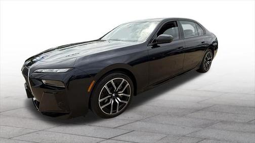 2025 BMW 740 i xDrive
