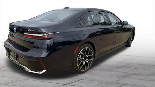 2025 BMW 740 i xDrive