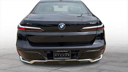 2025 BMW 740 i xDrive