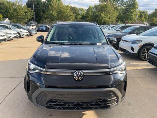 2025 Volkswagen Taos 1.5T SE Black
