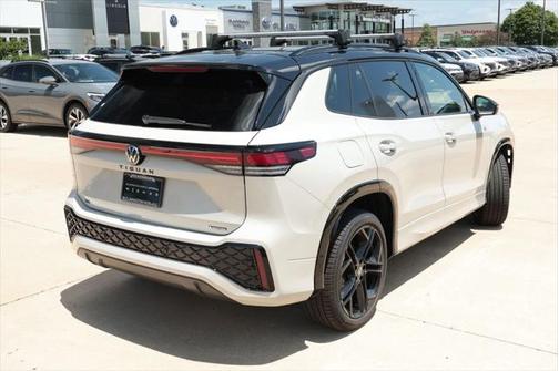 2025 Volkswagen Tiguan 2.0T SE R-Line Black 4MOTION