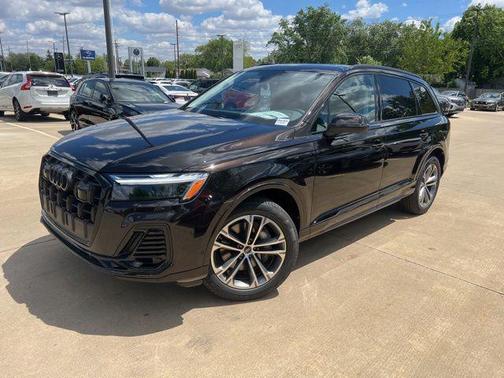 Tamarind Brown Metallic 2026 Audi Q7 45 Premium Plus
