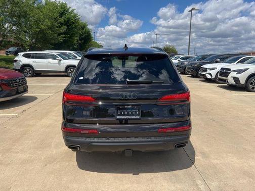 Tamarind Brown Metallic 2026 Audi Q7 45 Premium Plus