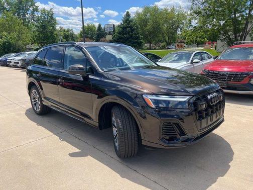 Tamarind Brown Metallic 2026 Audi Q7 45 Premium Plus