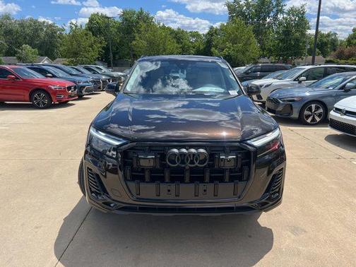 Tamarind Brown Metallic 2026 Audi Q7 45 Premium Plus