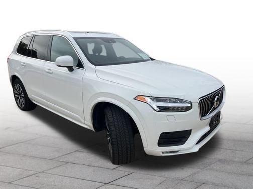 2022 Volvo XC90 T5 Momentum