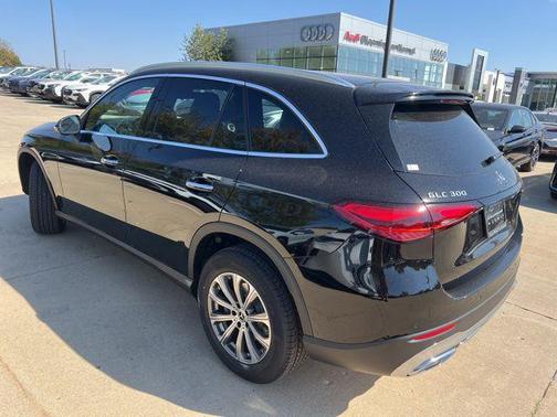 2026 Mercedes-Benz GLC 300 4MATIC