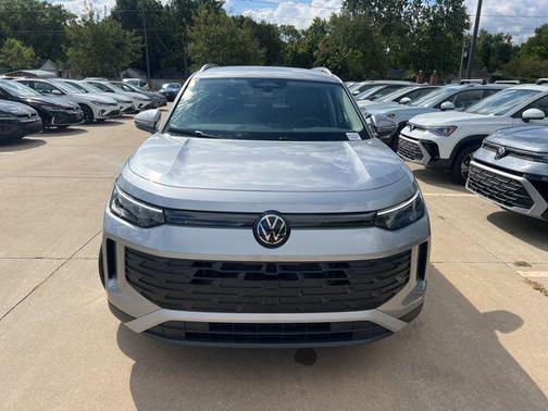 2025 Volkswagen Tiguan 2.0T SE 4MOTION