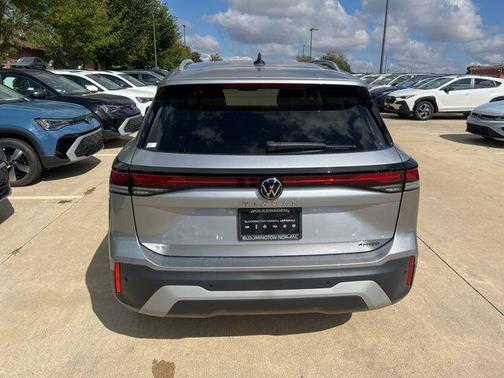 2025 Volkswagen Tiguan 2.0T SE 4MOTION