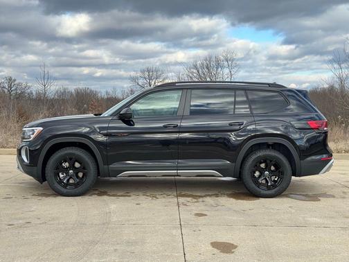 2026 Volkswagen Atlas Peak Edition