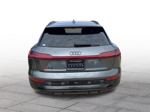 2024 Audi Q8 e-tron Prestige