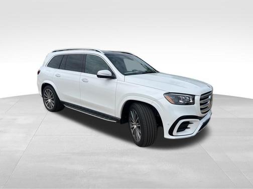 Moonlight White 2026 Mercedes-Benz GLS 580 4MATIC
