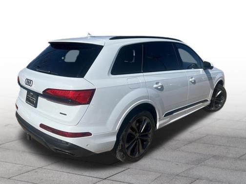2025 Audi Q7 55 Premium Plus