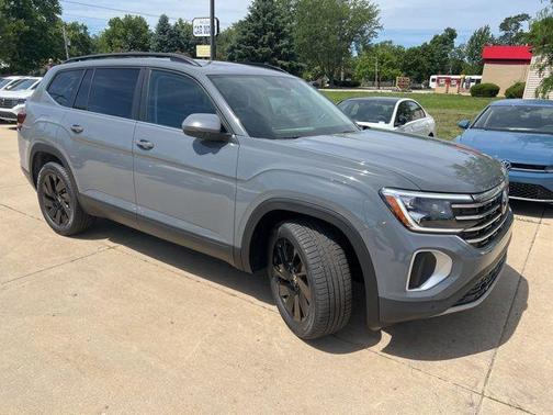Pure Gray 2026 Volkswagen Atlas 2.0T SE w/Technology 4MOTION