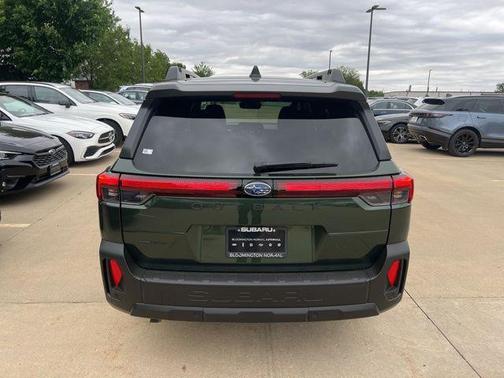 Deep Emerald Green Pearl 2026 Subaru Outback Premium