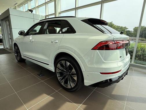 2025 Audi Q8 55 Premium Plus