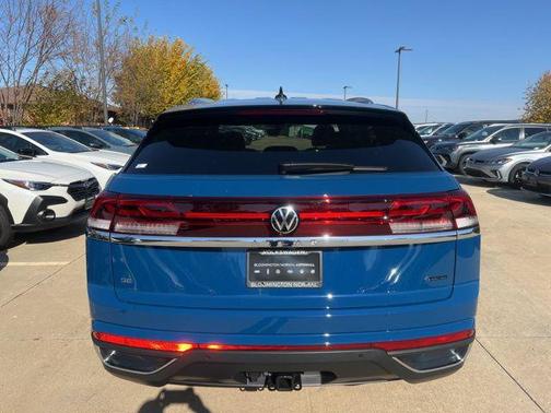 2026 Volkswagen Atlas Cross Sport 2.0T SE w/Technology 4MOTION