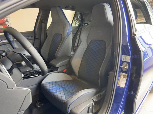 Lapiz Blue Metallic 2026 Volkswagen Golf R 2.0T DSG