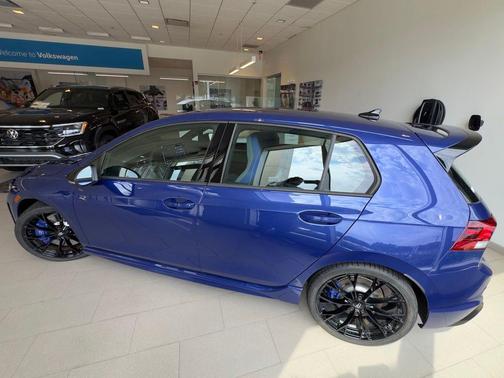 Lapiz Blue Metallic 2026 Volkswagen Golf R 2.0T DSG